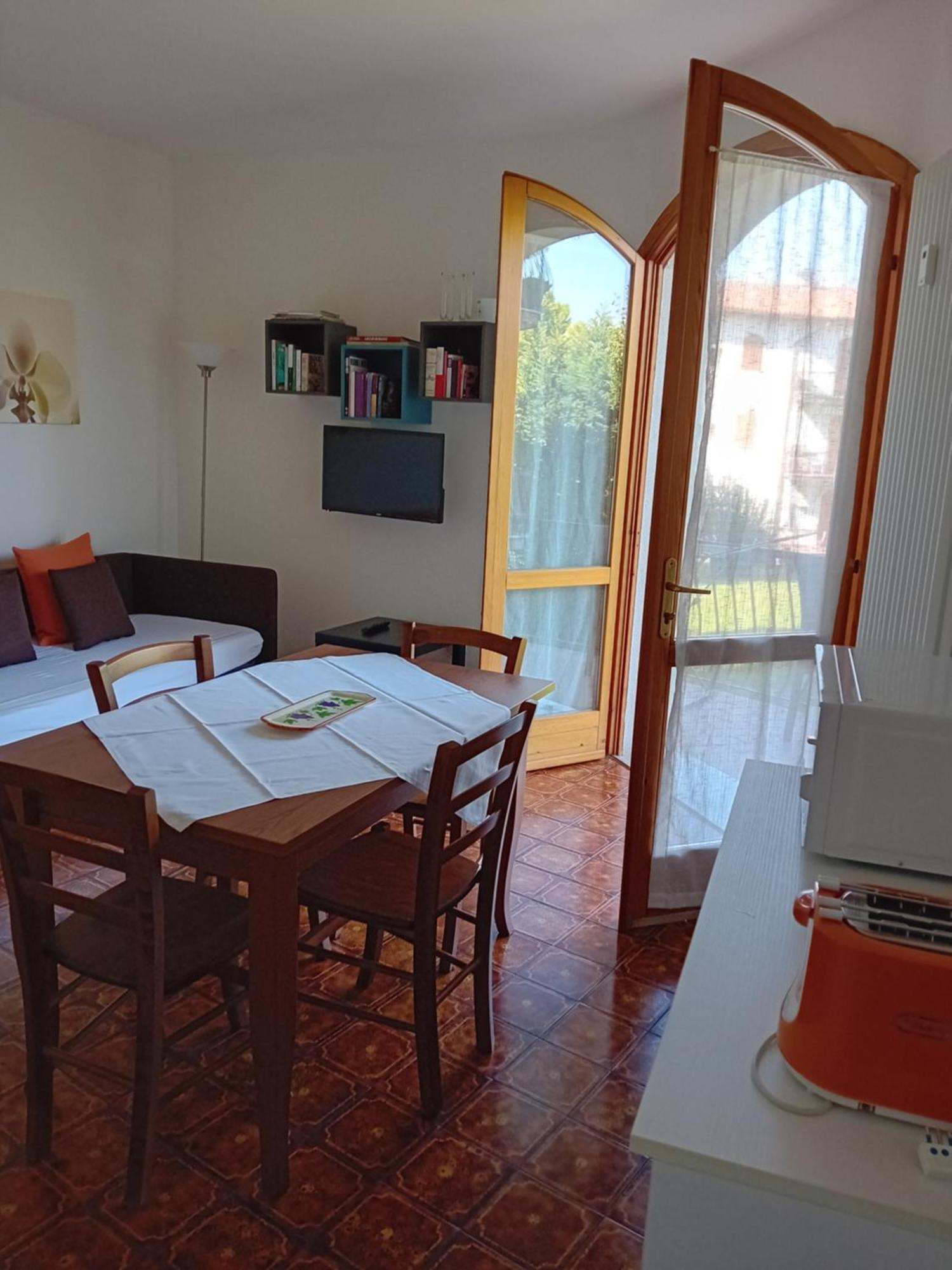 Il Glicine Sul Garda Appartamento Turistico ペスキエーラ・デル・ガルダ エクステリア 写真